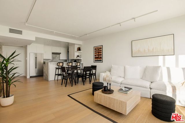 8787 Shoreham Drive 105, West Hollywood, CA 90069