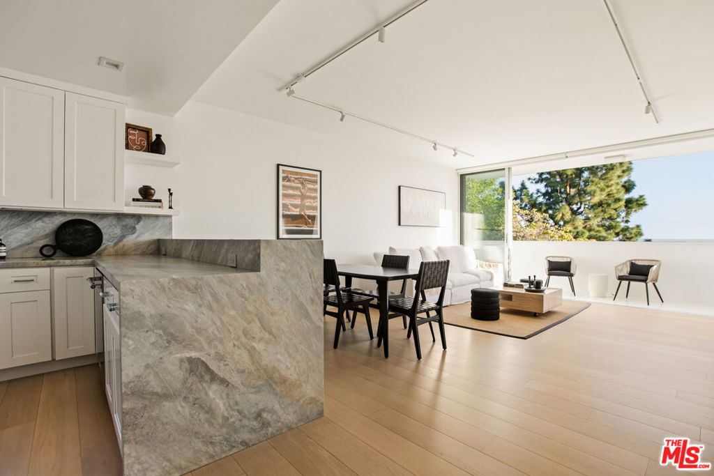 8787 Shoreham Drive 105, West Hollywood, CA 90069