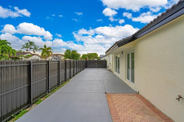 803 NW 133rd Ct 803, Miami, FL 33182