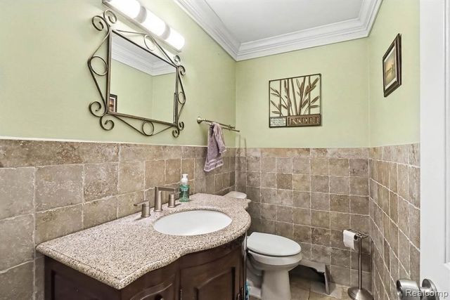 3233 Shawnee Lane, Waterford, MI 48329
