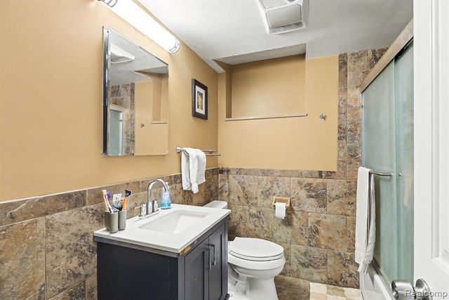 3233 Shawnee Lane, Waterford, MI 48329