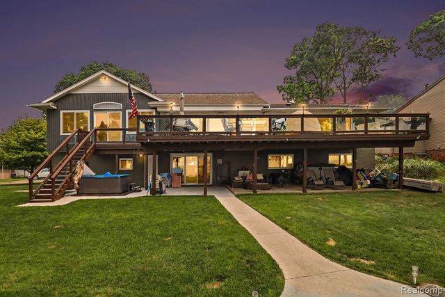 3233 Shawnee Lane, Waterford, MI 48329