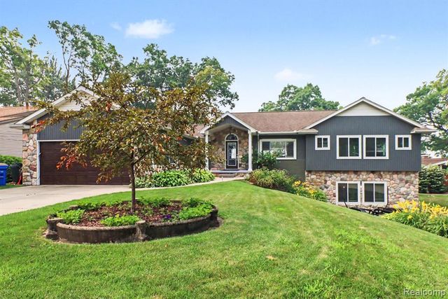3233 Shawnee Lane, Waterford, MI 48329