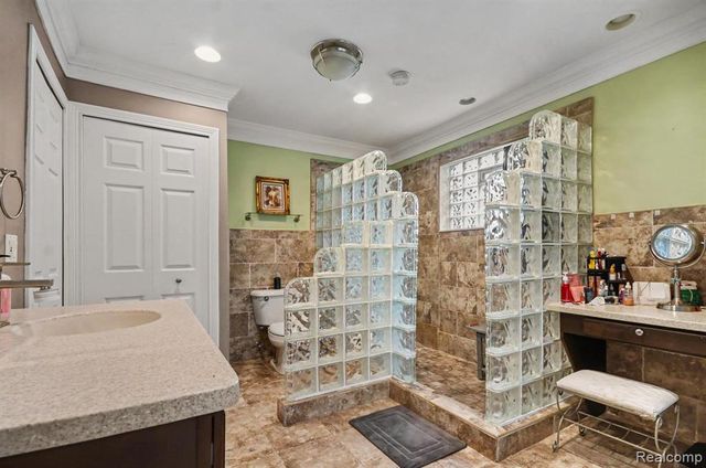 3233 Shawnee Lane, Waterford, MI 48329