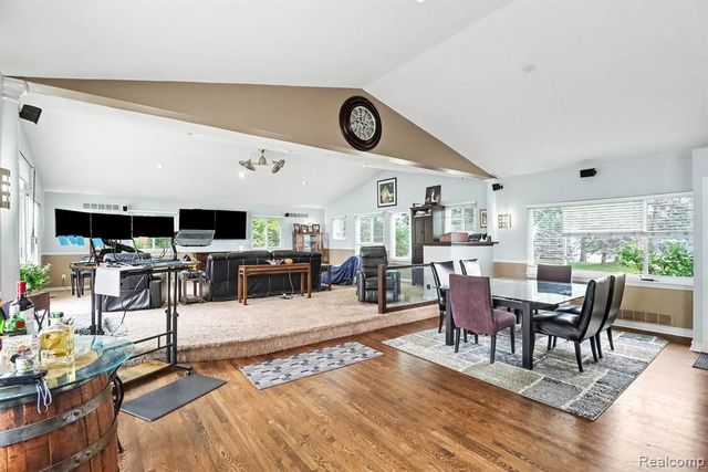 3233 Shawnee Lane, Waterford, MI 48329