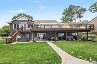 3233 Shawnee Lane, Waterford, MI 48329