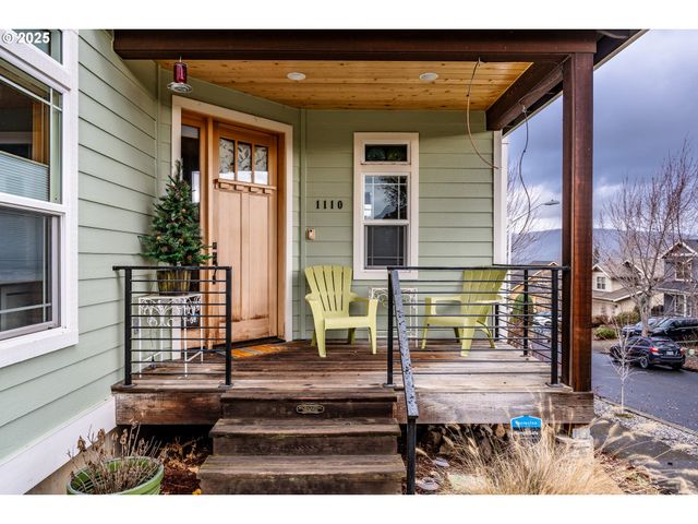 1110 RED TAIL Loop, Hood River, OR 97031