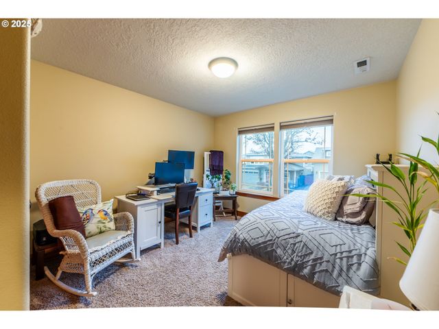 1110 RED TAIL Loop, Hood River, OR 97031