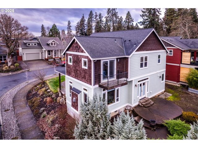 1110 RED TAIL Loop, Hood River, OR 97031