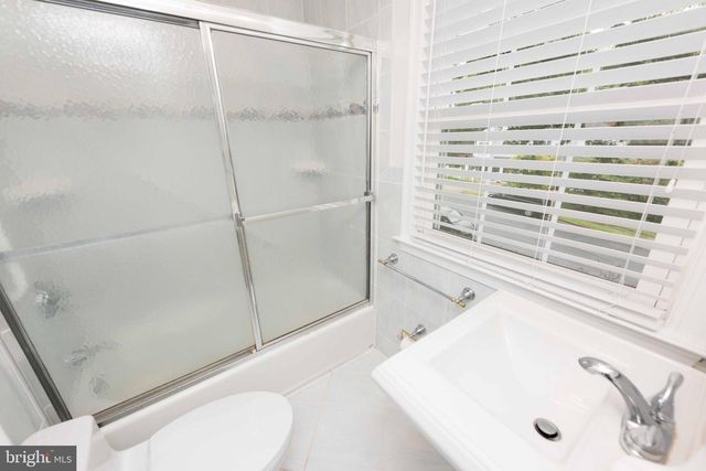 1524 N KENTUCKY ST, Arlington, VA 22205