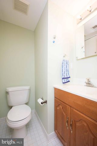 1524 N KENTUCKY ST, Arlington, VA 22205