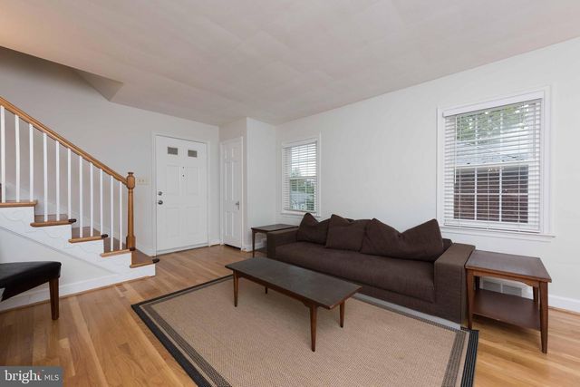 1524 N KENTUCKY ST, Arlington, VA 22205