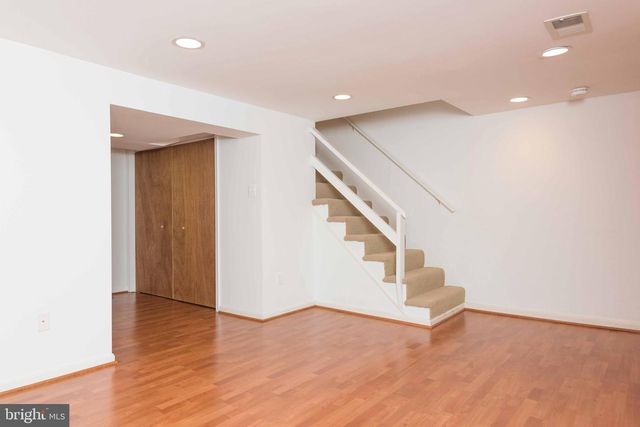 1524 N KENTUCKY ST, Arlington, VA 22205