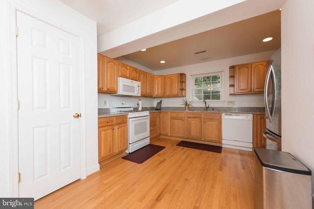 1524 N KENTUCKY ST, Arlington, VA 22205