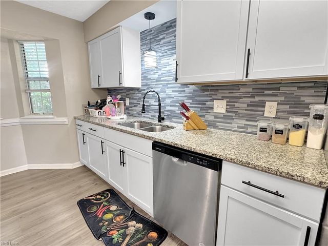 27 Treasure KY, Hampton, VA 23666