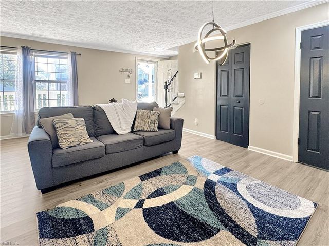27 Treasure KY, Hampton, VA 23666
