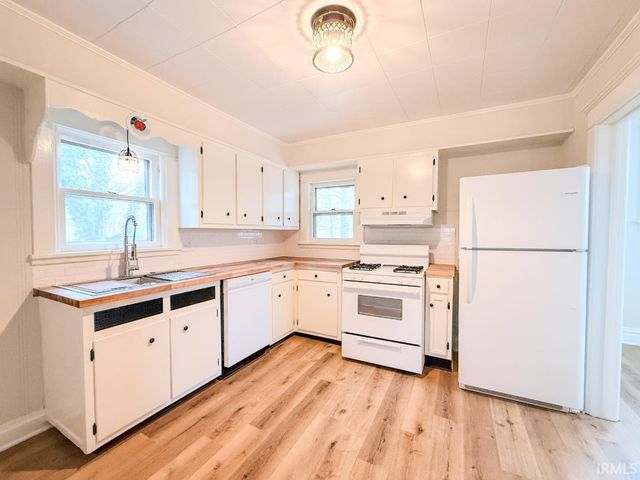 327 Kinsmoor Avenue, Fort Wayne, IN 46807