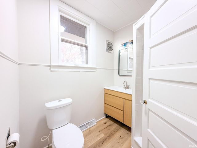 327 Kinsmoor Avenue, Fort Wayne, IN 46807