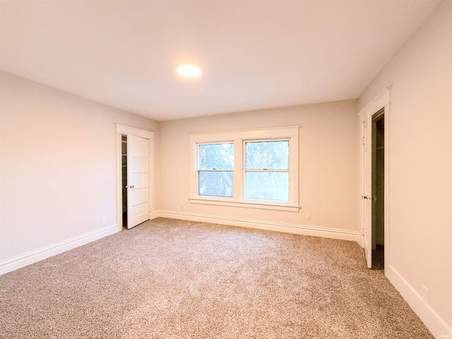 327 Kinsmoor Avenue, Fort Wayne, IN 46807