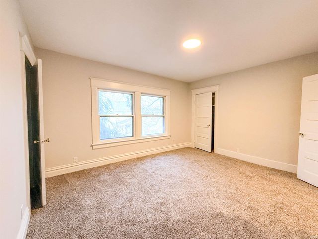 327 Kinsmoor Avenue, Fort Wayne, IN 46807