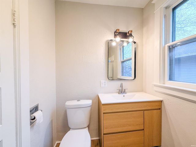 327 Kinsmoor Avenue, Fort Wayne, IN 46807