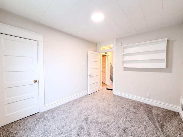 327 Kinsmoor Avenue, Fort Wayne, IN 46807