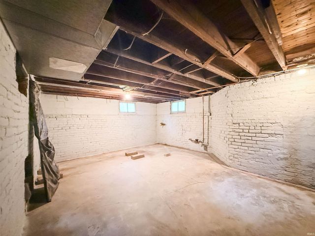 327 Kinsmoor Avenue, Fort Wayne, IN 46807