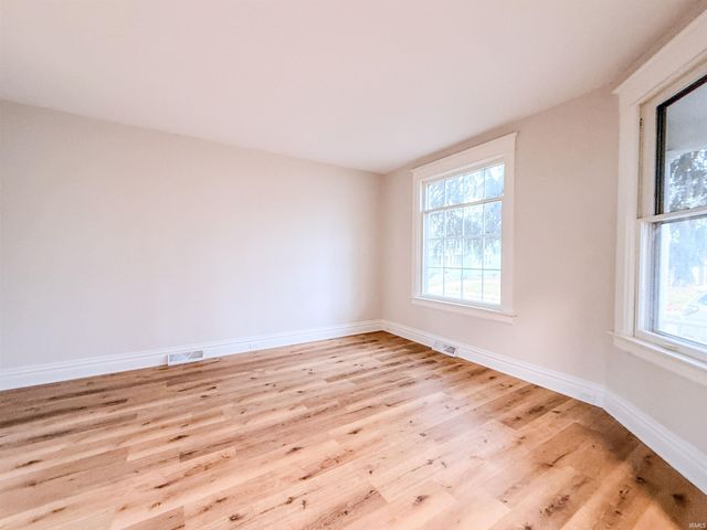 327 Kinsmoor Avenue, Fort Wayne, IN 46807