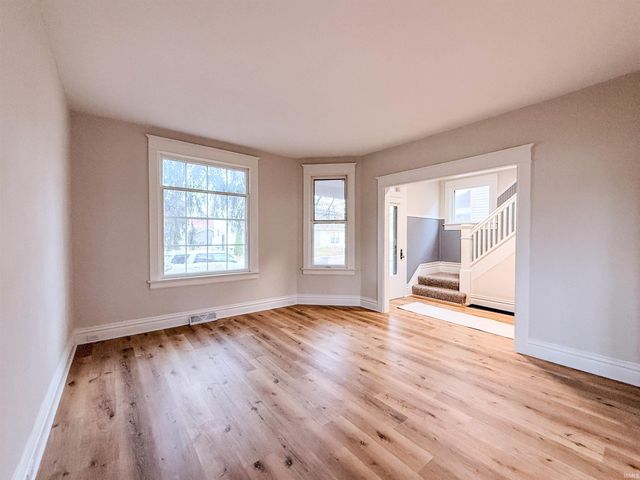 327 Kinsmoor Avenue, Fort Wayne, IN 46807