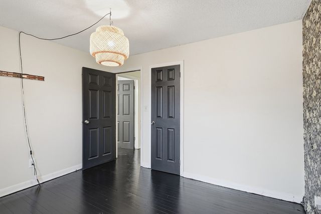 11 Cheyenne Rd, Springfield, MA 01109