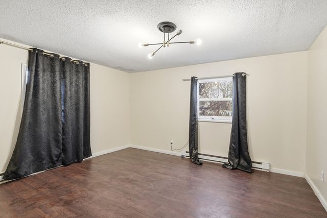 11 Cheyenne Rd, Springfield, MA 01109