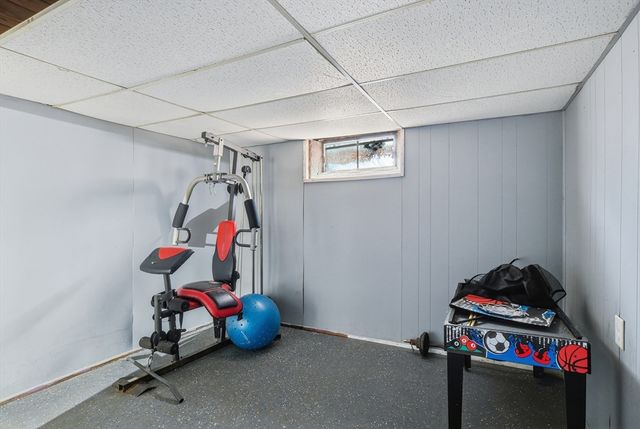 11 Cheyenne Rd, Springfield, MA 01109