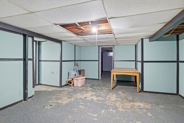 11 Cheyenne Rd, Springfield, MA 01109