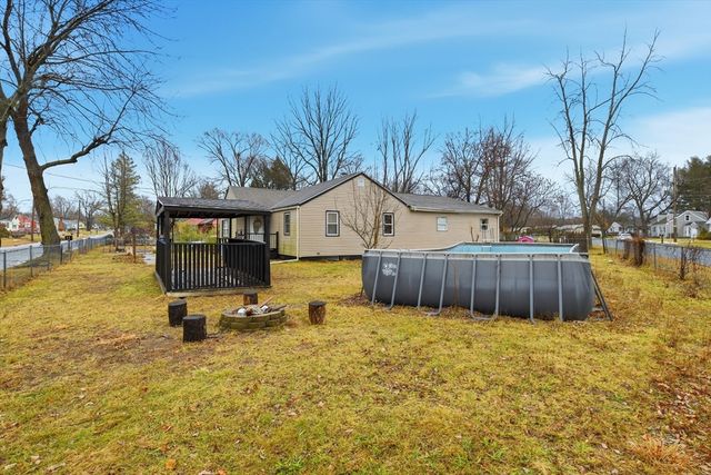 11 Cheyenne Rd, Springfield, MA 01109