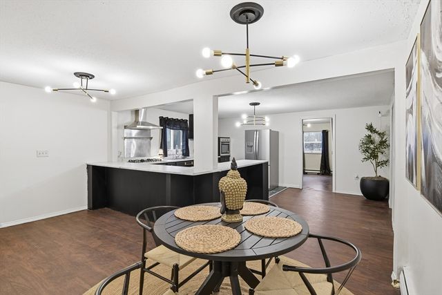 11 Cheyenne Rd, Springfield, MA 01109