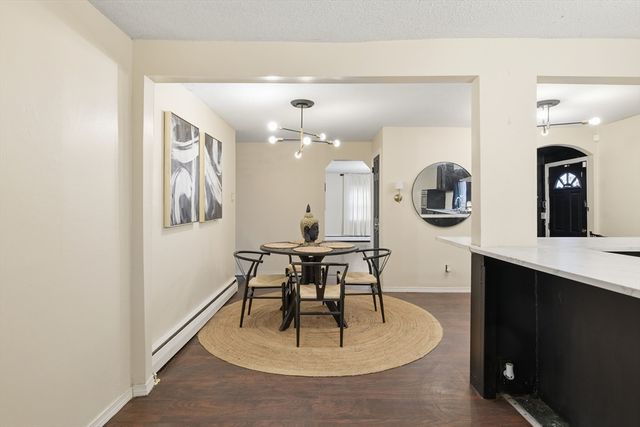 11 Cheyenne Rd, Springfield, MA 01109