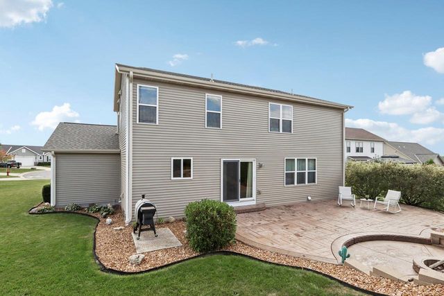 W1418 Stoney Brook COURT, Ixonia, WI 53036