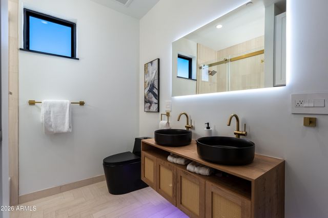 3401 N 83RD Street, Scottsdale, AZ 85251