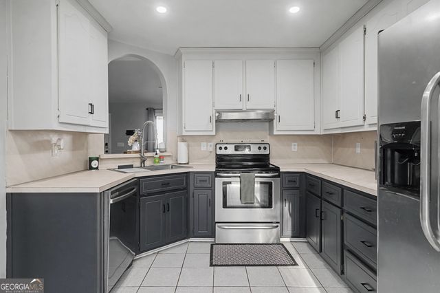 25 Mountain Trail Court SW, Cartersville, GA 30120