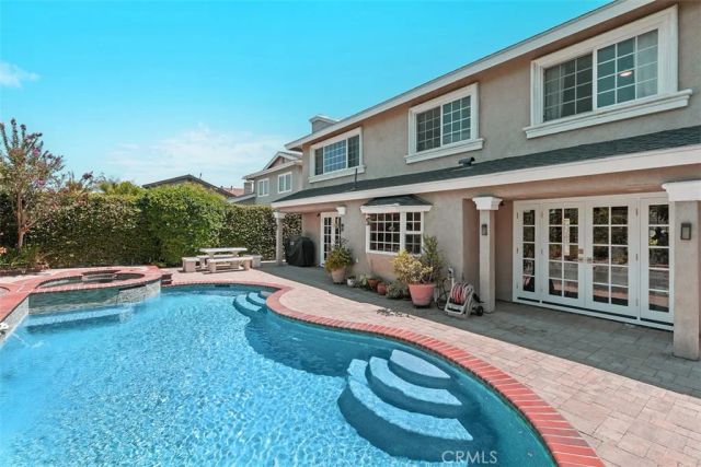 4341 Dogwood Avenue, Seal Beach, CA 90740
