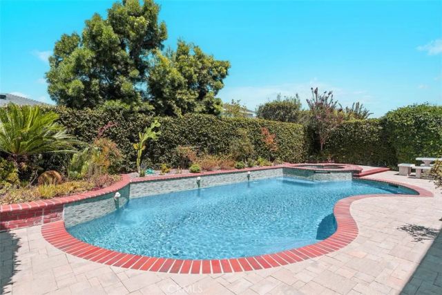 4341 Dogwood Avenue, Seal Beach, CA 90740