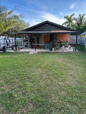 320 NW 2nd Street, Florida City, FL 33034