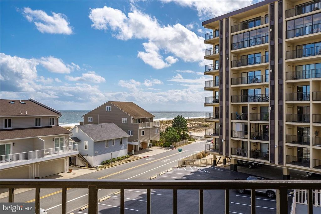 Image 3 of property listing at 7 136TH ST #N405, Ocean City, MD 21842