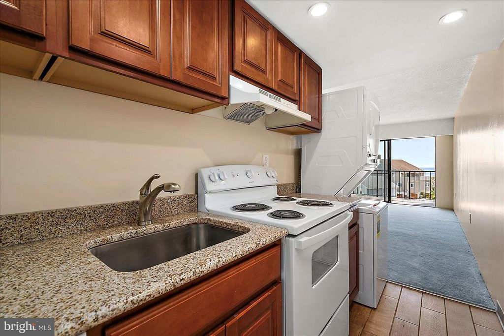 Image 5 of property listing at 7 136TH ST #N405, Ocean City, MD 21842
