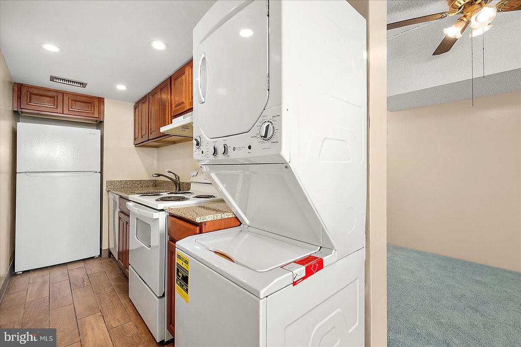 Image 6 of property listing at 7 136TH ST #N405, Ocean City, MD 21842