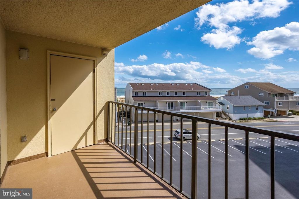 Image 7 of property listing at 7 136TH ST #N405, Ocean City, MD 21842