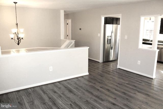 10402 SKINNER HILL DR, Fredericksburg, VA 22408