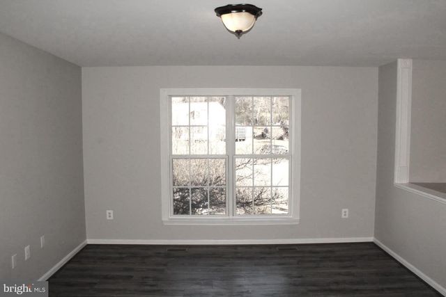 10402 SKINNER HILL DR, Fredericksburg, VA 22408