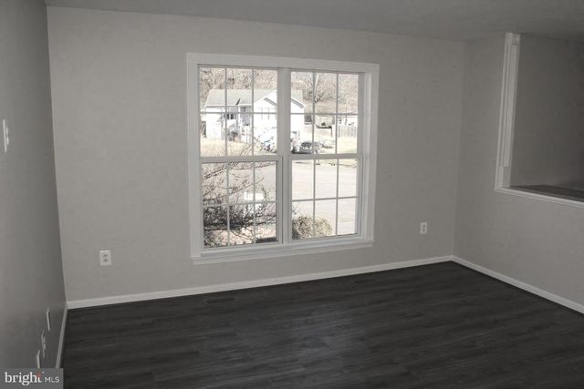 10402 SKINNER HILL DR, Fredericksburg, VA 22408