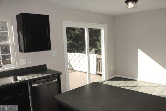 10402 SKINNER HILL DR, Fredericksburg, VA 22408